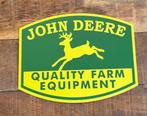 JOHN DEERE Quality farm products -  reclamebord kunststof -, Ophalen of Verzenden, Zo goed als nieuw, Reclamebord