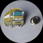 MERCEDES BENZ ATEGO truck pin, geel, Verzamelen, Ophalen of Verzenden, Zo goed als nieuw, Transport, Speldje of Pin