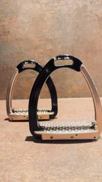 Tech stirrups, Dieren en Toebehoren, Paarden en Pony's | Hoofdstellen en Tuigage, Ophalen, Zo goed als nieuw, Dressuur