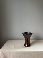 Vintage ceramic glossy bronskleurig vaas gesigneerd h18cm, Huis en Inrichting, Woonaccessoires | Vazen, Overige kleuren, Aardewerk of Porselein