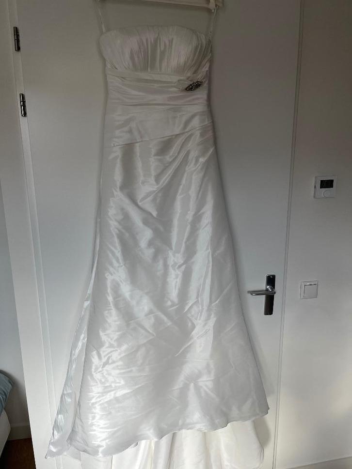 Rosa Clará Trouwjurk (maat 36/38), Kleding | Dames, Trouwkleding en Trouwaccessoires, Gedragen, Trouwjurk, Wit, Ophalen