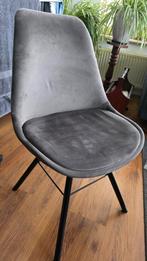Mooie grijze suède stoel, Huis en Inrichting, Stoelen, Ophalen of Verzenden