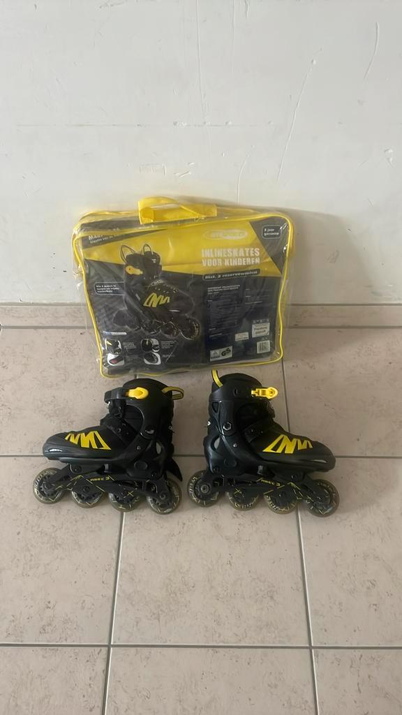 2 paar skeelers, inclusief tas en reserve onderdelen, Sport en Fitness, Skeelers, Gebruikt, Inline skates 4 wielen, Overige merken