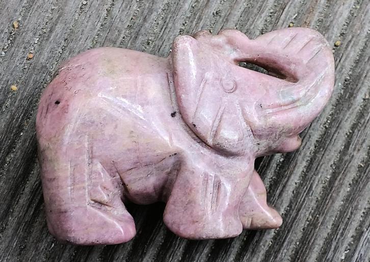 DB50 Figuurtje Figuurtje olifant rhodoniet 50x32x32mm, Verzamelen, Poppetjes en Figuurtjes, Nieuw, Verzenden