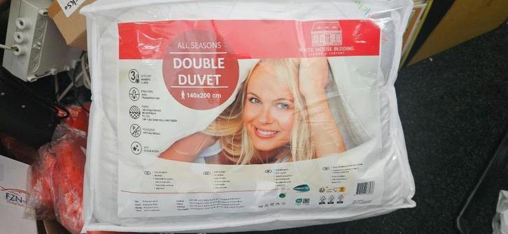 DEKBED  NIEUW  140X200 , ZIE FOTO'S   €25, Huis en Inrichting, Slaapkamer | Beddengoed, Nieuw, Deken of Dekbed, Tweepersoons, Wit