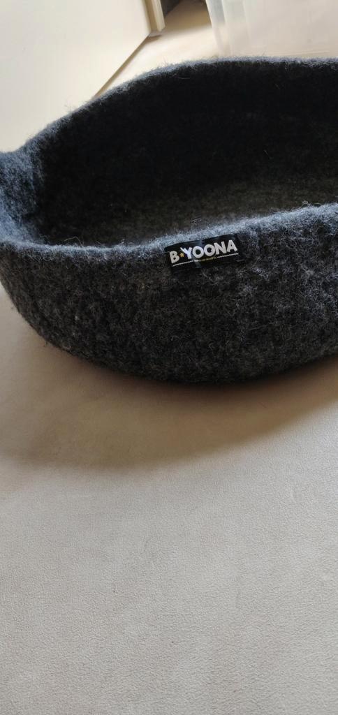 Mooie wollen kattenmand Byoona, Dieren en Toebehoren, Kattenmanden, Zo goed als nieuw, Ophalen of Verzenden