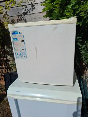 Mini Vriezer - Compact en Handig! beschikbaar voor biedingen