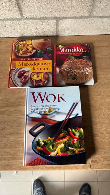 Kookboeken Marokkaans en Aziatisch beschikbaar voor biedingen