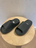 Yeezy Slide Slate Marine Maat 38 - Nieuw!, Ophalen of Verzenden, Nieuw, Zwart, Slippers
