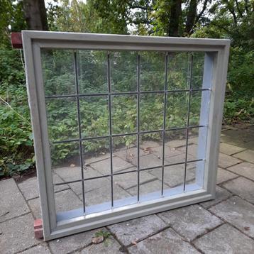 Glas in lood raam met kozijn  beschikbaar voor biedingen