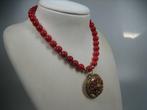 Zeekraal ketting met Antiek bloedkoralen hanger  ca. 1870, Verzenden, Goud, Ketting, Met edelsteen