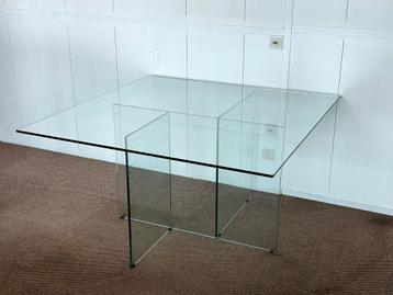 Vintage Glass Diningtable beschikbaar voor biedingen