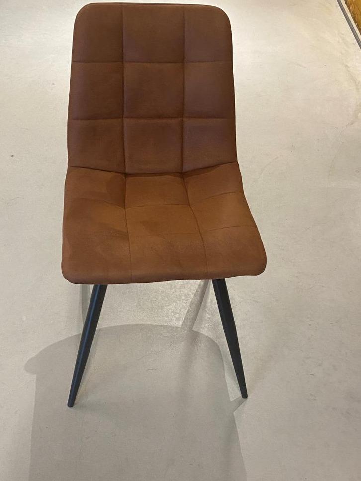 Mooie bruine eetkamerstoelen, Huis en Inrichting, Stoelen, Zo goed als nieuw, Drie, Stof, Bruin, Ophalen