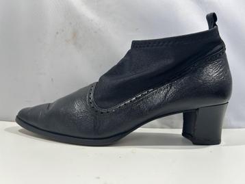 Le Spezie, maat 38,5 enkellaarsjes met elastische schacht beschikbaar voor biedingen