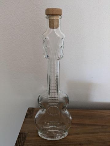 Fles vorm gitaar hoogte 30 cm beschikbaar voor biedingen