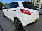 Mazda 2 1.3 BIFUEL GT LPG Zeer Zuinig met Airco Camera Navig, Auto's, Mazda, Euro 5, Gebruikt, Origineel Nederlands, Handgeschakeld