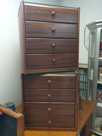 2 nachtkastjes van Moser, Huis en Inrichting, Ophalen, Therebels1973@gmail.com, 1 of 2 laden, Zo goed als nieuw