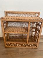 Mooi rotan wandkastje, Huis en Inrichting, Ophalen, Minder dan 50 cm, Gebruikt, Minder dan 25 cm