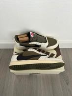 Nike Air Jordan 1 Low Travis Scott Medium Olive, Ophalen of Verzenden, Zo goed als nieuw, Overige kleuren