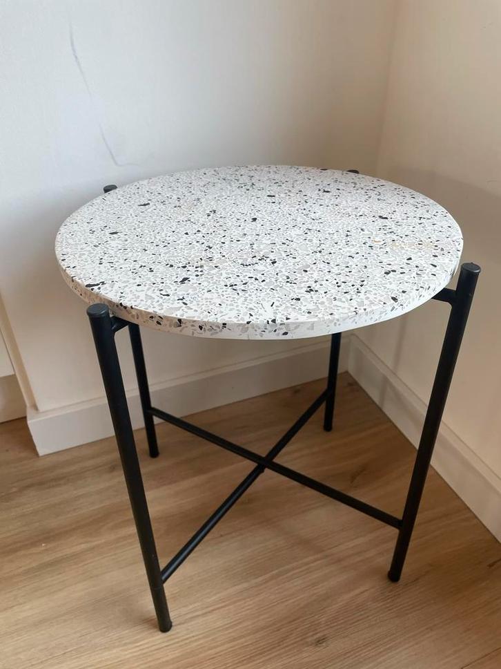 Terrazzo Bijzettafel, Huis en Inrichting, Tafels | Bijzettafels, Zo goed als nieuw, Rond, 45 tot 60 cm, Minder dan 55 cm, Metaal of Aluminium