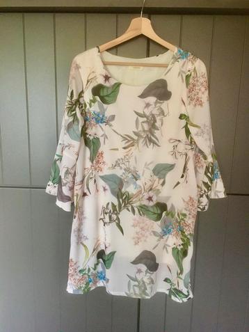 Wit jurkje met pastel bloemen mt 36-38 beschikbaar voor biedingen