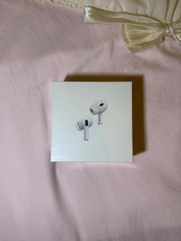 Airpods 2 pro new, Telecommunicatie, Mobiele telefoons | Oordopjes, Zo goed als nieuw, Ophalen of Verzenden