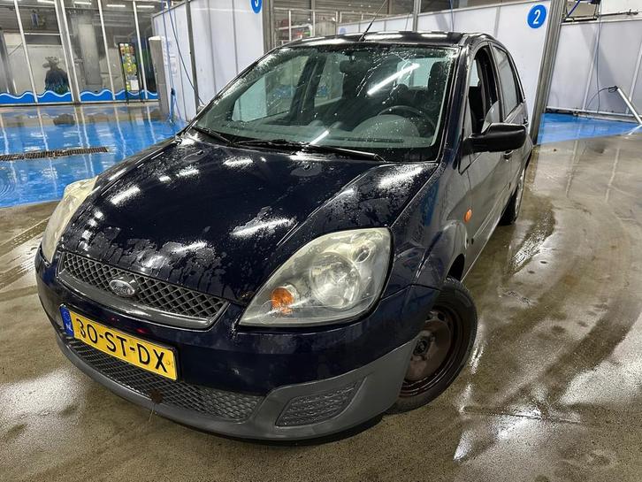 Ford Fiesta MET AIRCO & JAAR APK!, Auto's, Ford, Bedrijf, Te koop, Fiësta, ABS, Airbags, Airconditioning, Radio, Startonderbreker