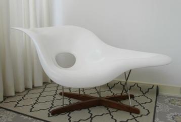 La Chaise design: Charles & Ray Eames (originele uitvoering) beschikbaar voor biedingen