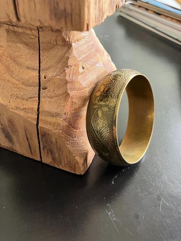 Mooie bewerkte armband/bracelet van metaal beschikbaar voor biedingen