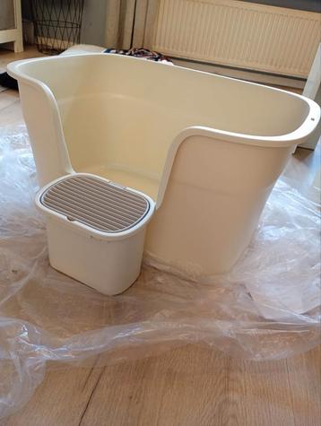 Grote kattenbak beschikbaar voor biedingen