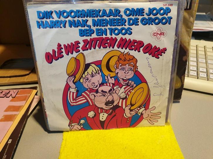 Dik Voormekaar e.a - Ole we zitten hier oké (f3), Cd's en Dvd's, Vinyl Singles, Ophalen of Verzenden