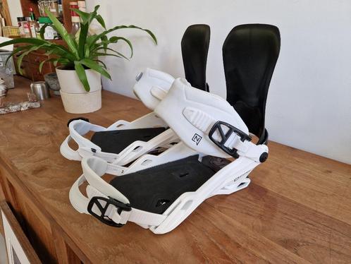Nitro One Eyesseeyou 2024 Large (Nieuw), Sport en Fitness, Snowboarden, Zo goed als nieuw, Bindingen, Ophalen of Verzenden