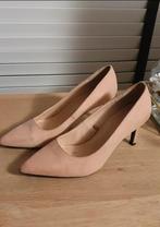 Zara nude hakken pumps maat 38,5 / 39, Kleding | Dames, Schoenen, Ophalen of Verzenden, Zo goed als nieuw, Roze