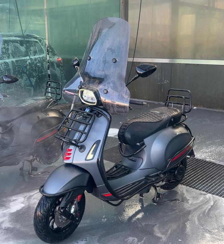 Vespa Sprint 2022 - Full Option, Fietsen en Brommers, Scooters | Vespa, Zo goed als nieuw, Vespa S, Maximaal 45 km/u, Benzine
