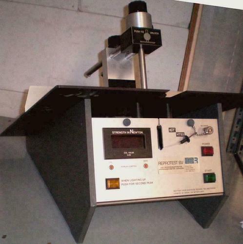 TNO kop/staart sterktetester HTS2  kantoorantiek  €99,-, Antiek en Kunst, Antiek | Kantoor en Zakelijk, Ophalen of Verzenden