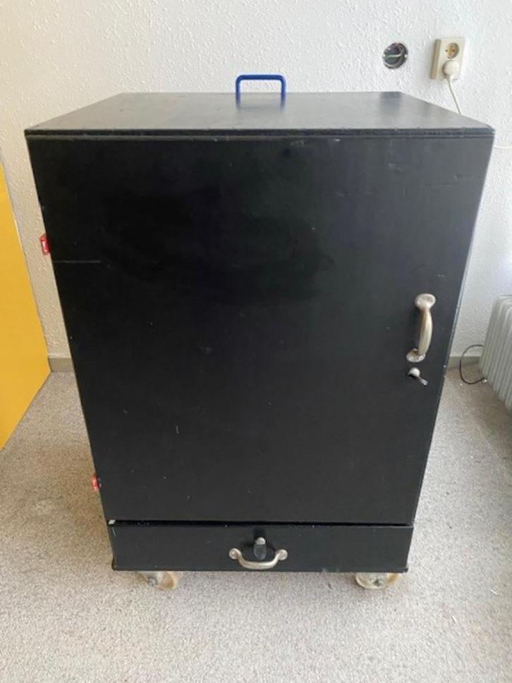 muziek installatie opbergkast mengpaneel zwart multiplex, Cd's en Dvd's, Dvd's | Muziek en Concerten, Zo goed als nieuw, Alle leeftijden