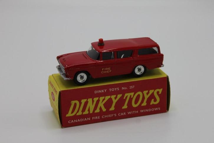 Dinky Toys Canadian Fire Chief # 257, Hobby en Vrije tijd, Modelauto's | 1:43, Zo goed als nieuw, Auto, Dinky Toys, Ophalen of Verzenden