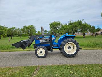 Iseki TL2300 met voorlader  beschikbaar voor biedingen