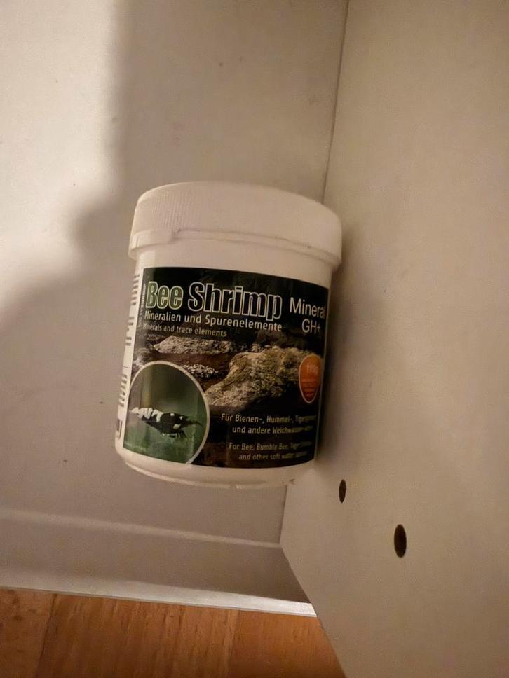 Bee Shrimp mineral GH+, Dieren en Toebehoren, Vissen | Aquaria en Toebehoren, Zo goed als nieuw, Plant(en), Steen of Hout, Ophalen of Verzenden