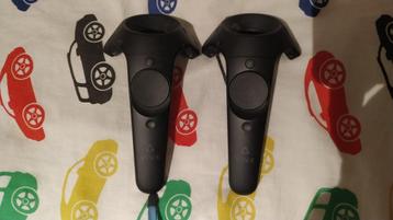 2 Htc vive controllers.