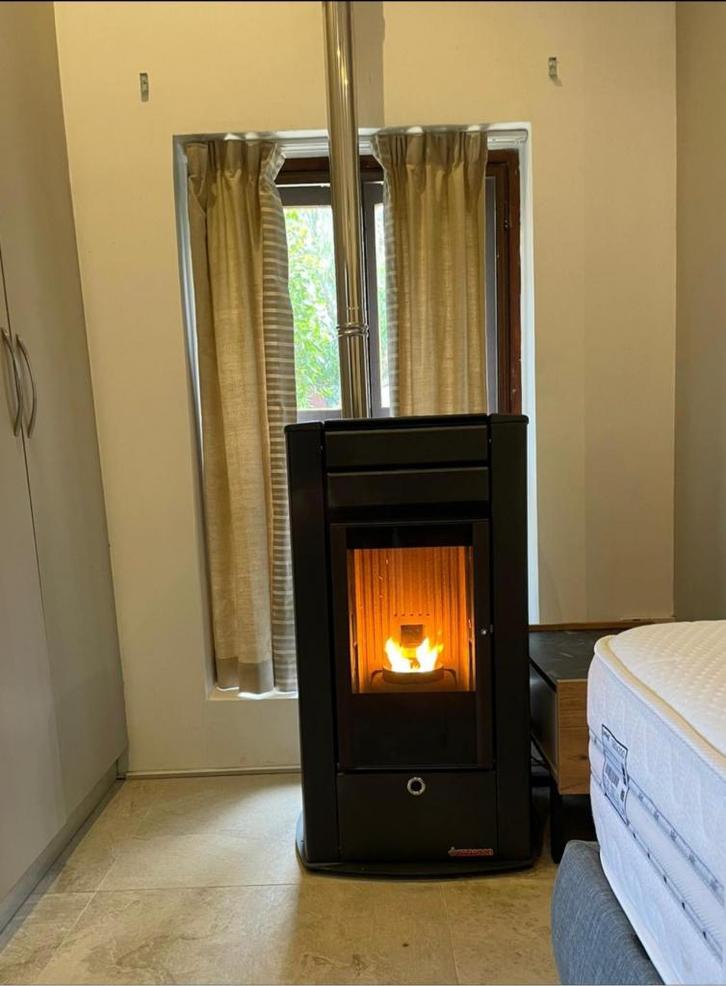 Kozlusan 11 kw Airsmartpell pelletkachel (op voorraad), Huis en Inrichting, Kachels, Nieuw, Vrijstaand, Pelletkachel, Overige brandstoffen