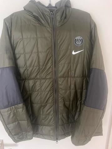 Nike PSG winterjas maat xl beschikbaar voor biedingen
