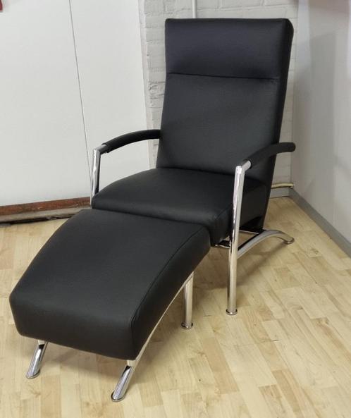 Leolux Helical fauteuil met hocker refurbished - Toledo Nero, Huis en Inrichting, Fauteuils, Nieuw, Leer, Metaal, 50 tot 75 cm