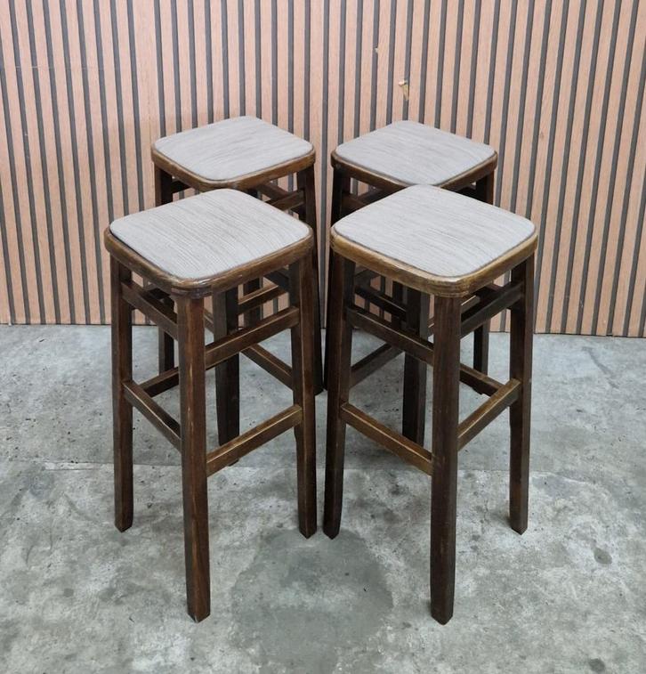 8 x Vintage houten barkrukken cafe bar krukken barstoelen, Huis en Inrichting, Barkrukken, Zo goed als nieuw, 60 tot 90 cm, 5 krukken of meer
