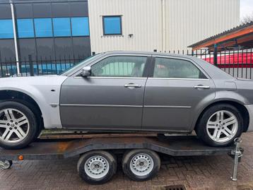 Chrysler 300c onderdelen beschikbaar voor biedingen