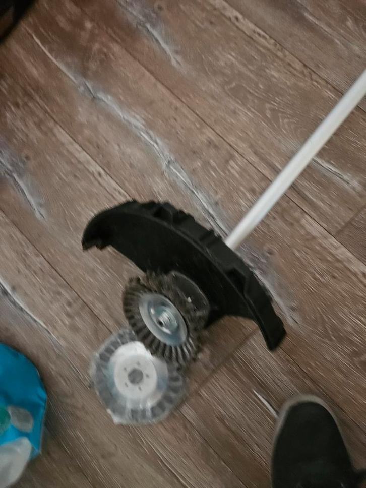 Kibani Onkruidborstel Accu + Toebehoren, Tuin en Terras, Bosmaaiers, Zo goed als nieuw, Accu, Minder dan 10 cm, Ophalen of Verzenden