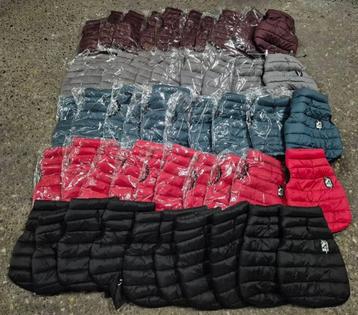 Zeer mooie partij NIEUWE hondenjassen J&V 45cm 50st beschikbaar voor biedingen