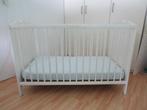 Ledikantje, Kinderen en Baby's, Kinderkamer | Bedden, Ophalen, Zo goed als nieuw, Minder dan 140 cm, Matras