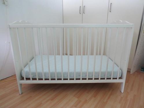 Ledikantje, Kinderen en Baby's, Kinderkamer | Bedden, Zo goed als nieuw, Minder dan 140 cm, Minder dan 70 cm, Lattenbodem, Matras