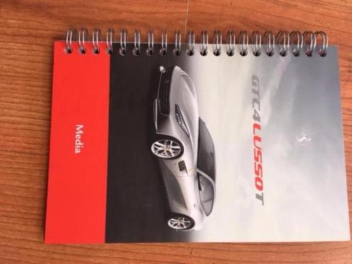 Ferrari inc GTC4Lusso T, LaFerrari Aperta pers brochure '16, Boeken, Auto's | Folders en Tijdschriften, Ferrari, Ophalen of Verzenden